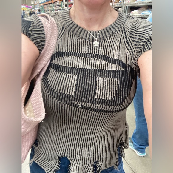 Authentic DIESEL Distressed Sweater. Small - Picture 6 of 16